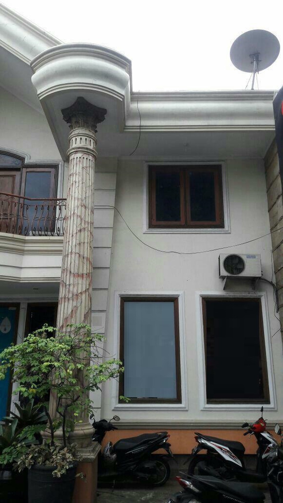 Rumah disewakan Kebayoran Baru Jakarta Selatan