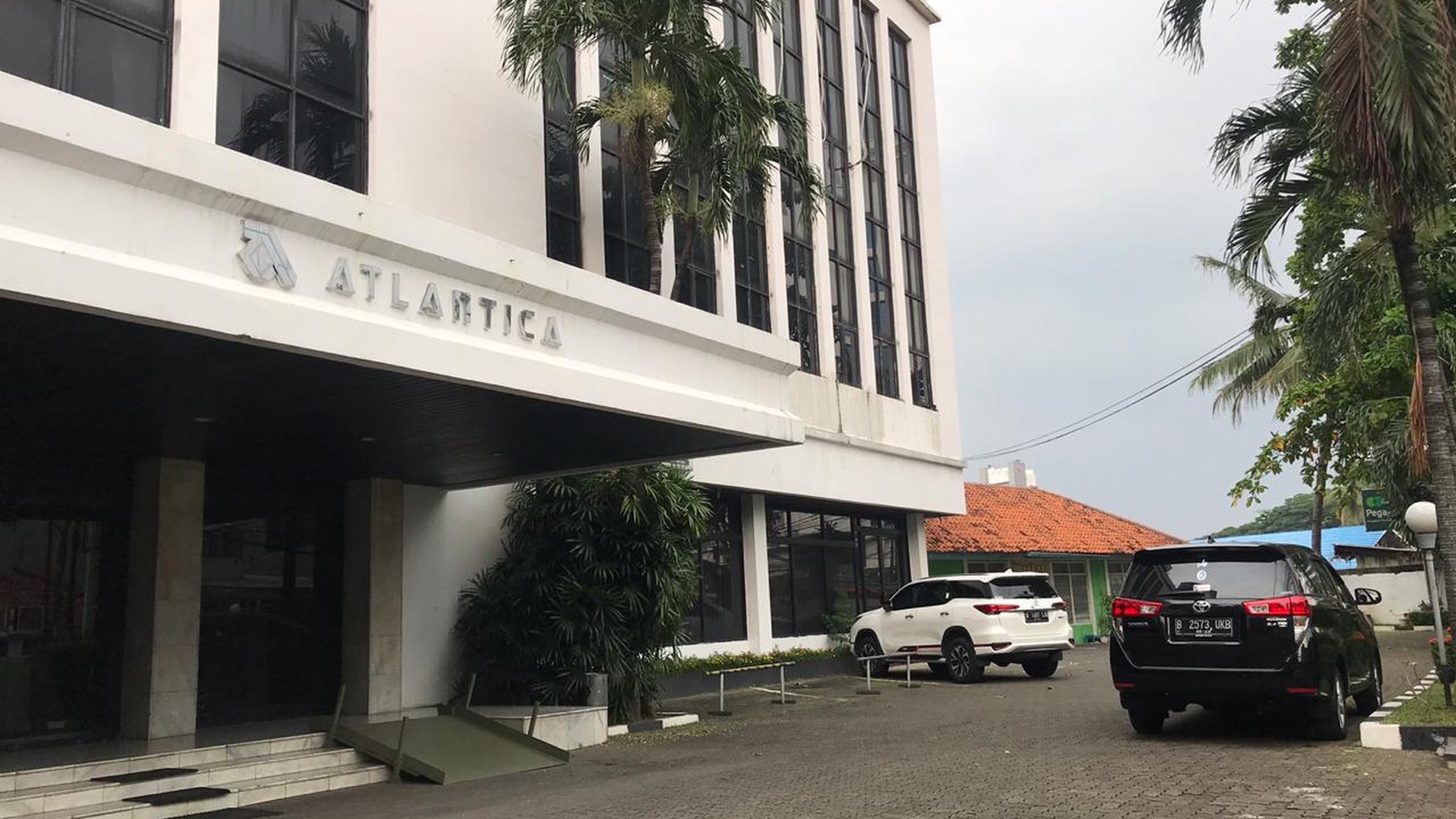 Ruang Kantor di Gedung Atlantica Lokasi Strategis Harga Terjangkau