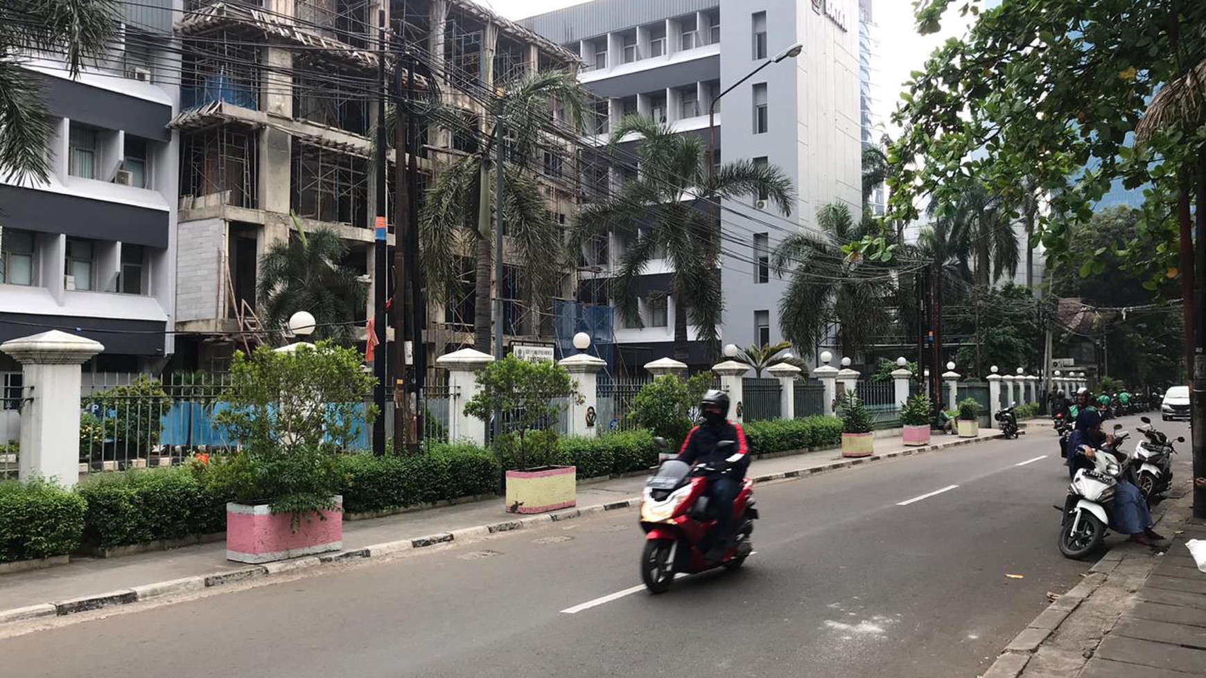 Ruang Kantor di Gedung Atlantica Lokasi Strategis Harga Terjangkau