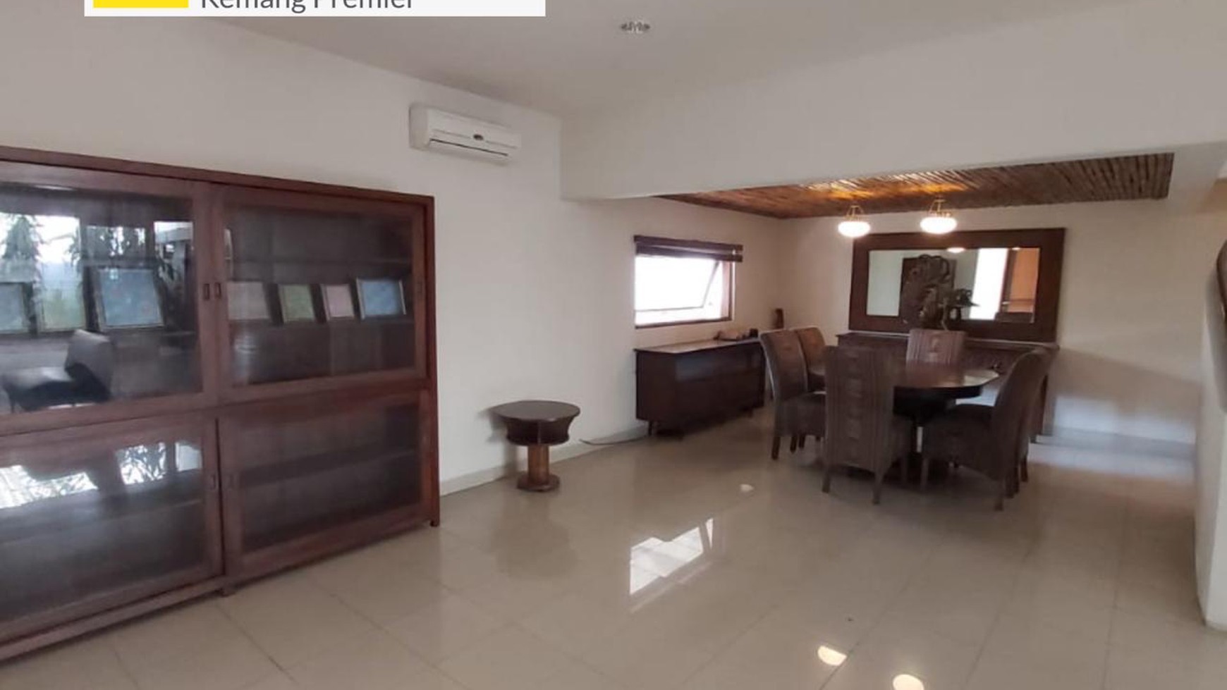 Rumah 2 Lantai Furnish 5 Menit ke Senayan City