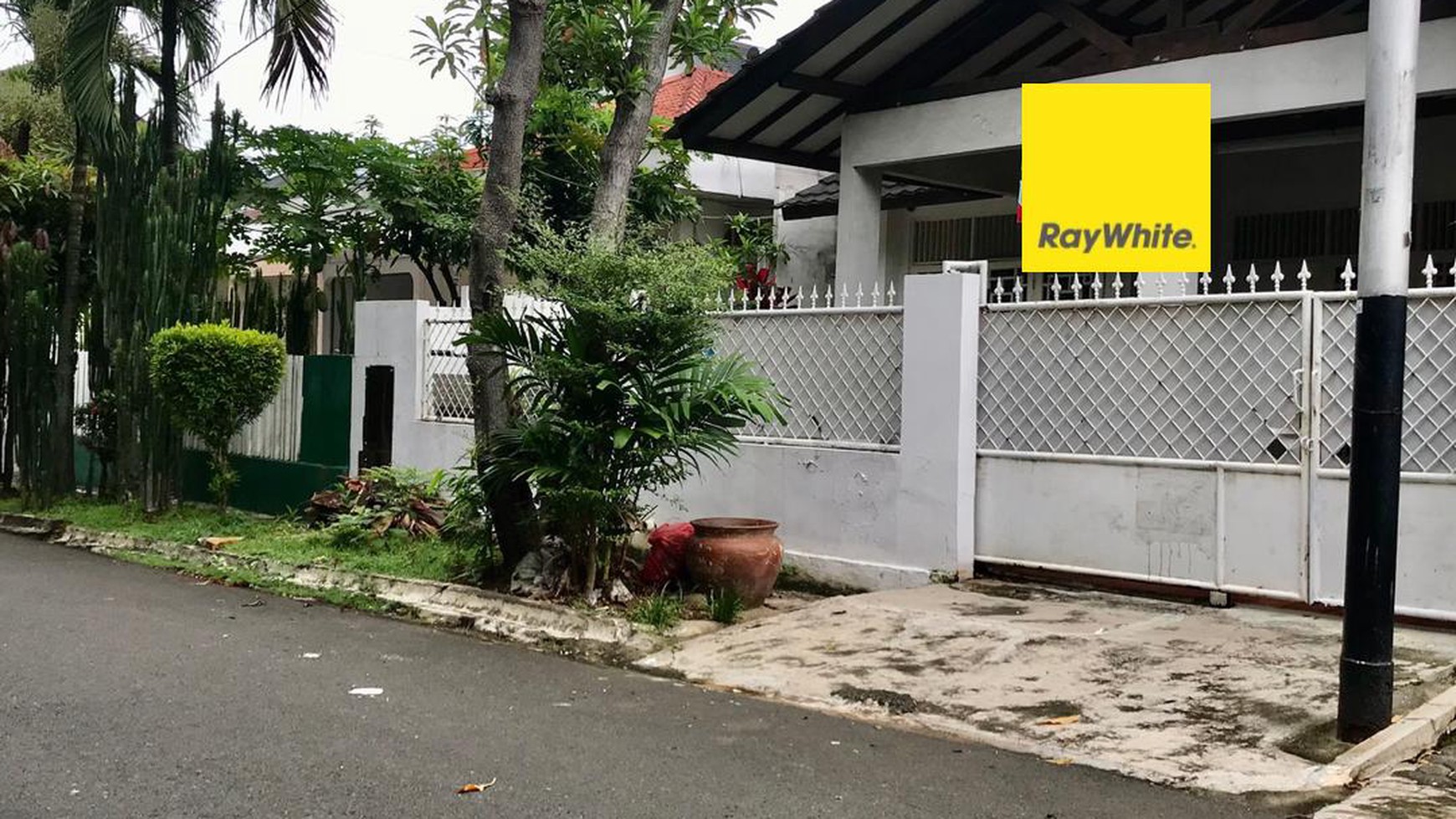 Rumah Lama Terawat 1 Lantai unfurnish Pondok Indah