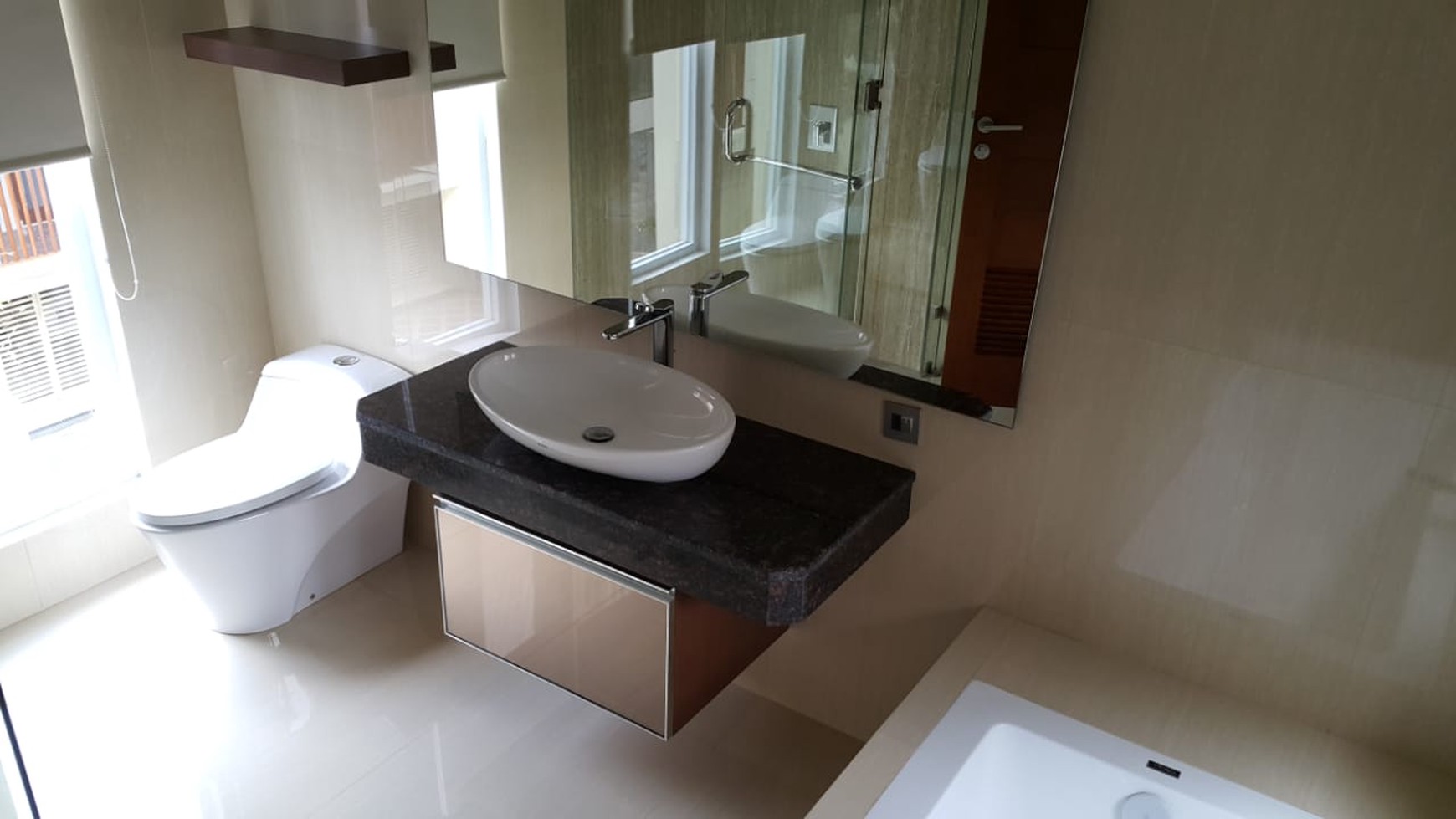 Townhouse Furnish Kemang private pool bebas banjir