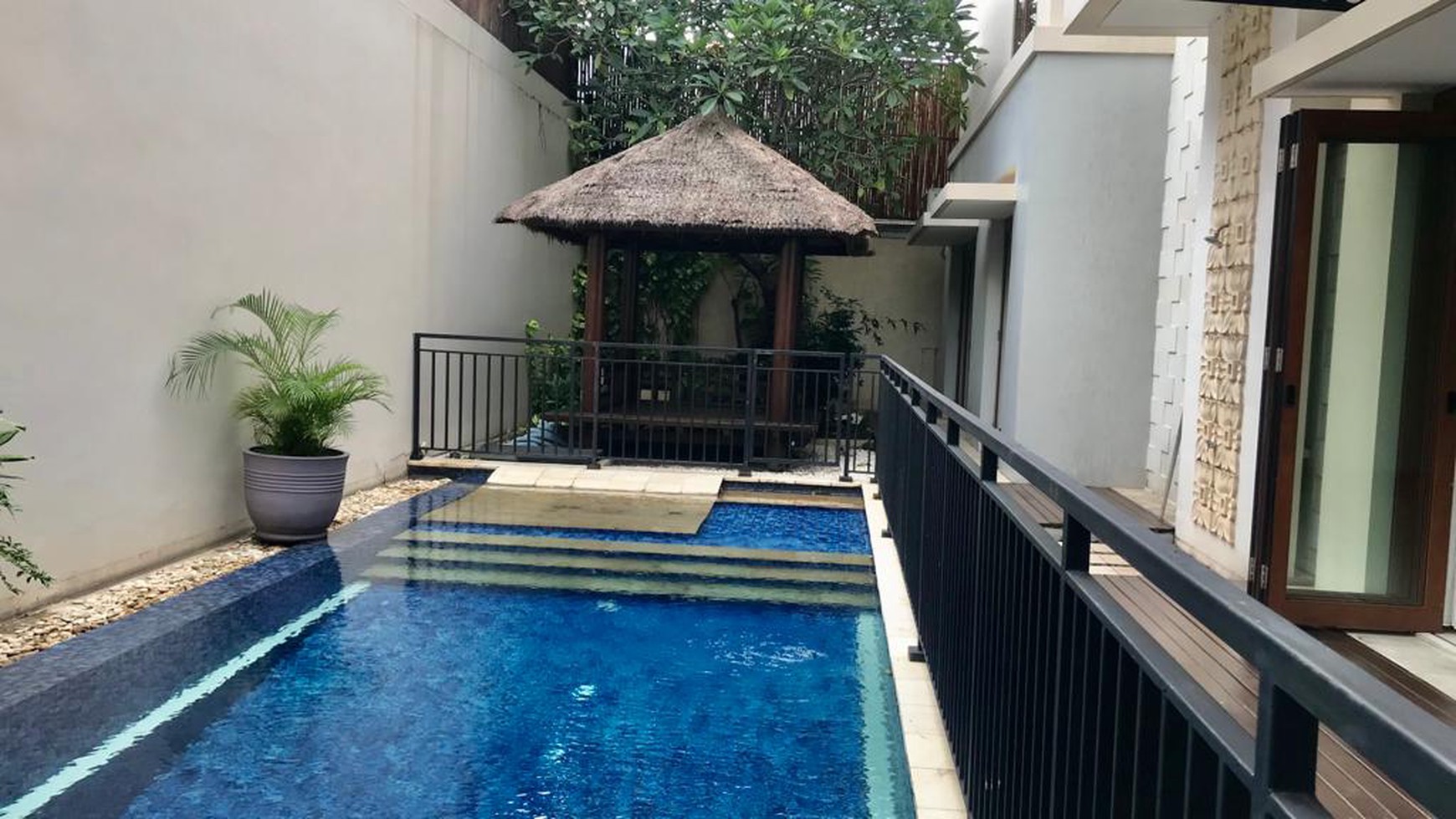 Townhouse exclusive semifurnish Balinese style with private pool kemang