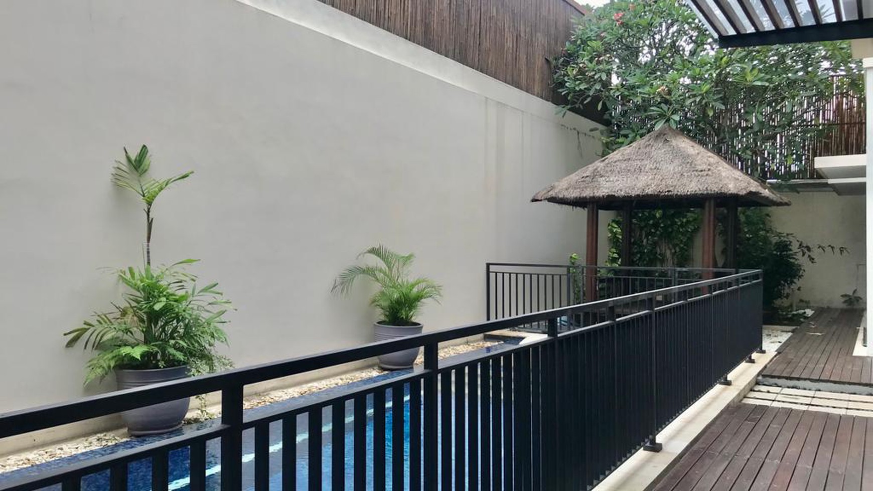 Townhouse exclusive semifurnish Balinese style with private pool kemang