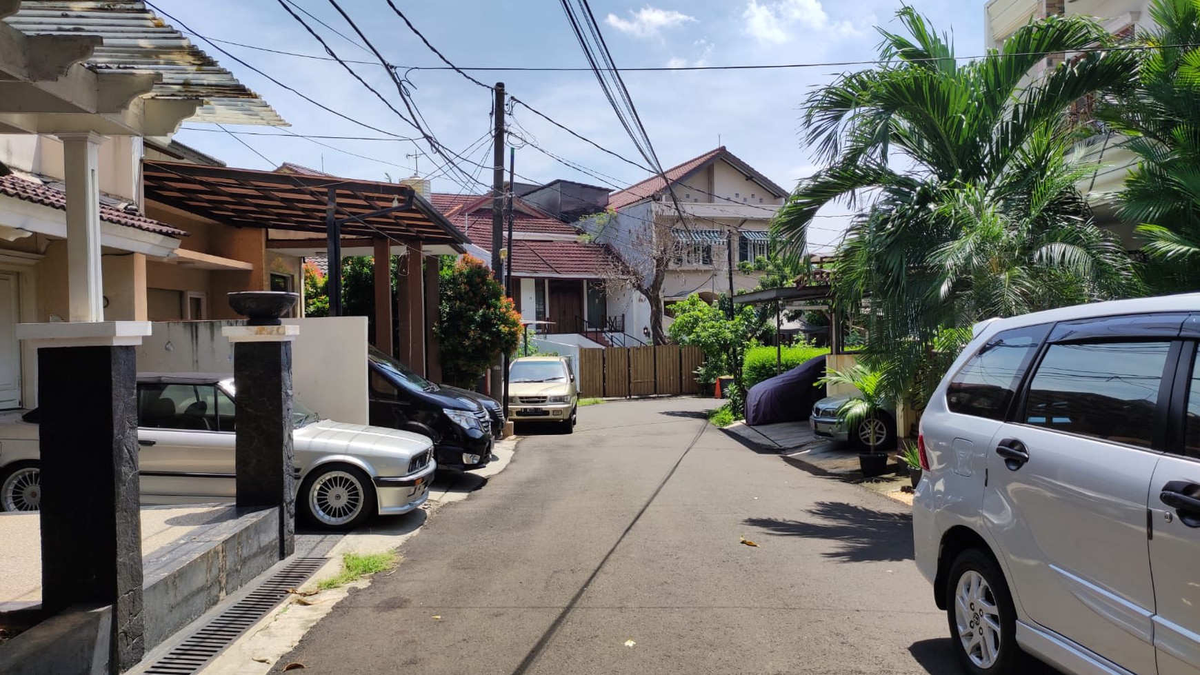 Rumah dalam komplek lingkungan tenang dan lokasi strategis jatipadang pasar minggu