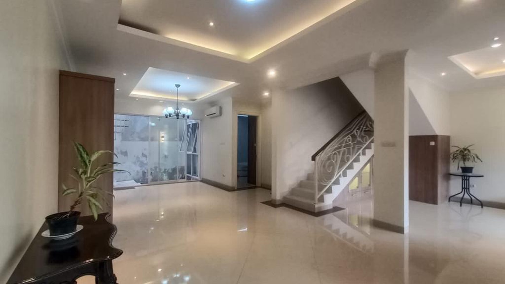 Rumah dalam komplek 3KT semifurnish cilandak 5 menit ke citos