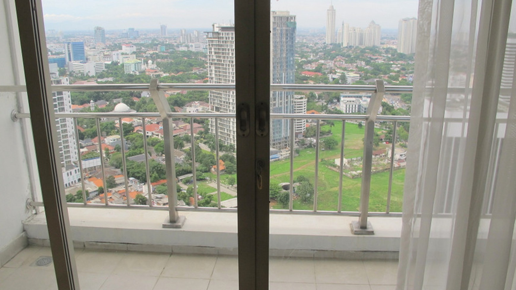 Apartemen 3BR sudirman mansion private lift city view  full furnish