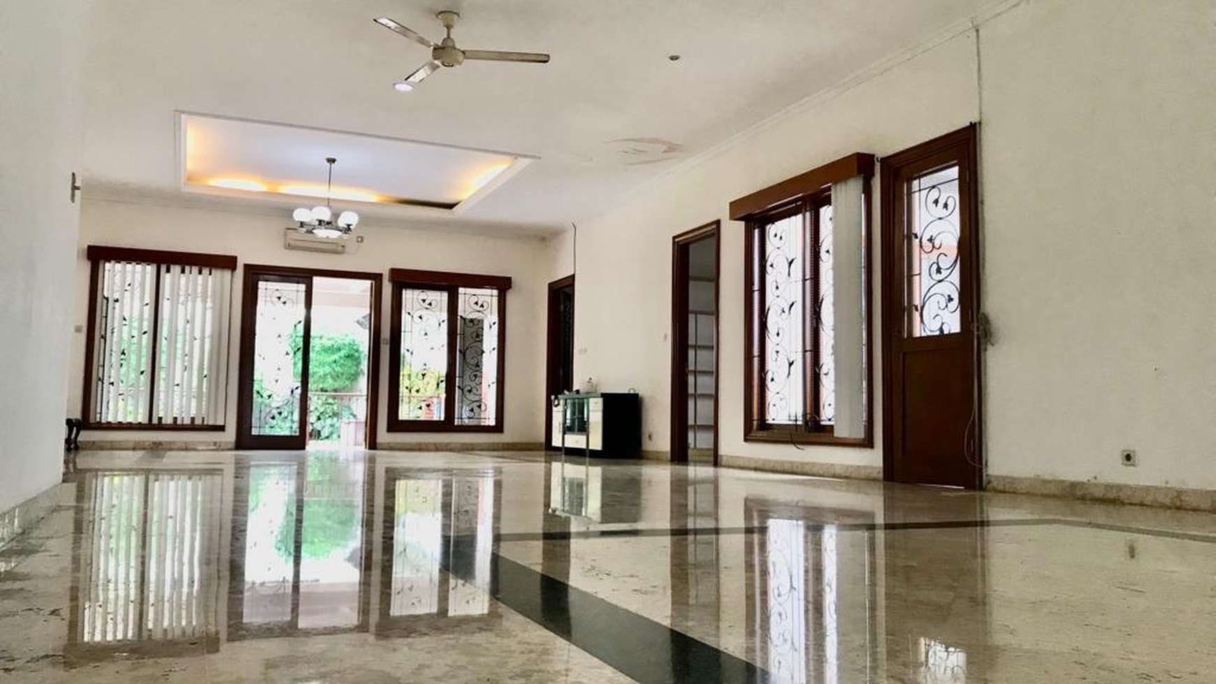 Beautiful House 4BR with garden and pool at kemang dalam prestige area