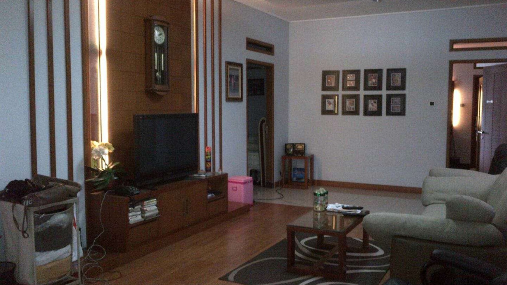 RUMAH DI PUSAT KOTA! MILIKI SEGERA Rumah Cantik dan Terawat di Terusan Cigadung Timur, Bandung!