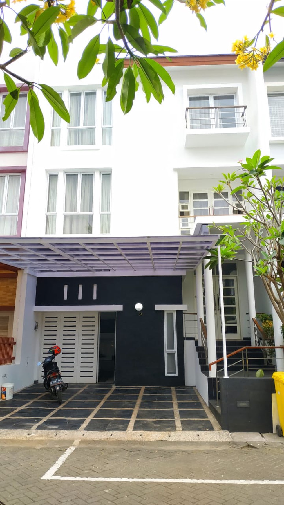 Rumah townhouse fatmawati dekat sekolah prancis tersedia fasilitas kolam renang bersama 