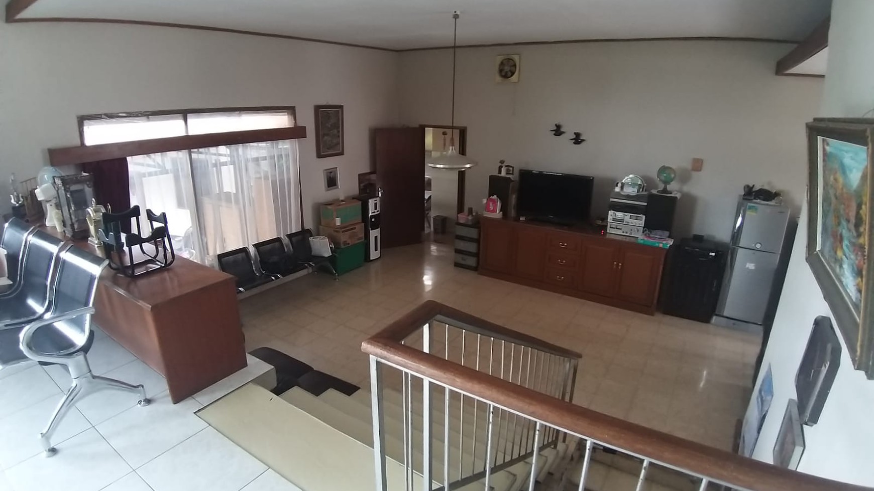 Rumah lama cocok untuk  Guest House atau Cafe Taman , Dago atas