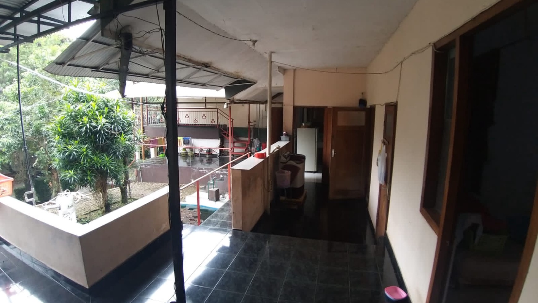 Rumah lama cocok untuk  Guest House atau Cafe Taman , Dago atas