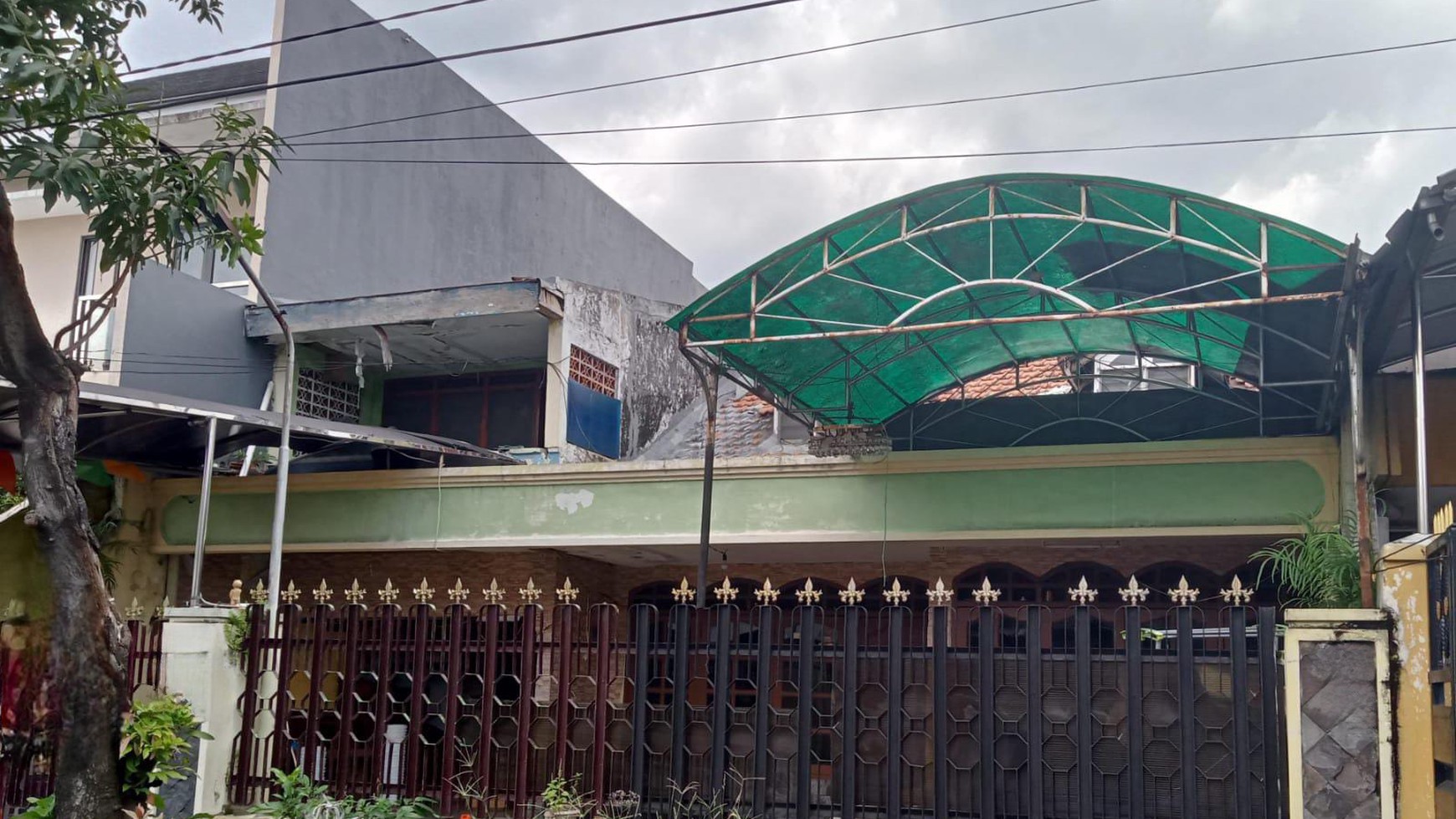 Dijual Rumah Jemursari Timur - Surabaya Barat - Luas 200 m2 - SHM