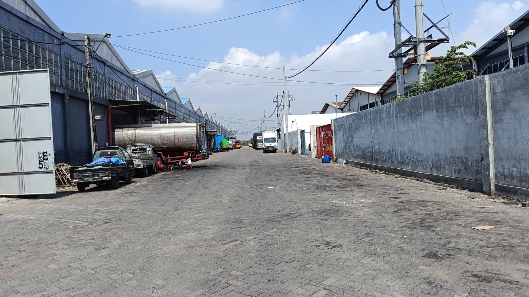 Dijual 144 m2  Gudang Ritz Gate Gedangan Sidoarjo - Zona Industri - Akses Kontainer 