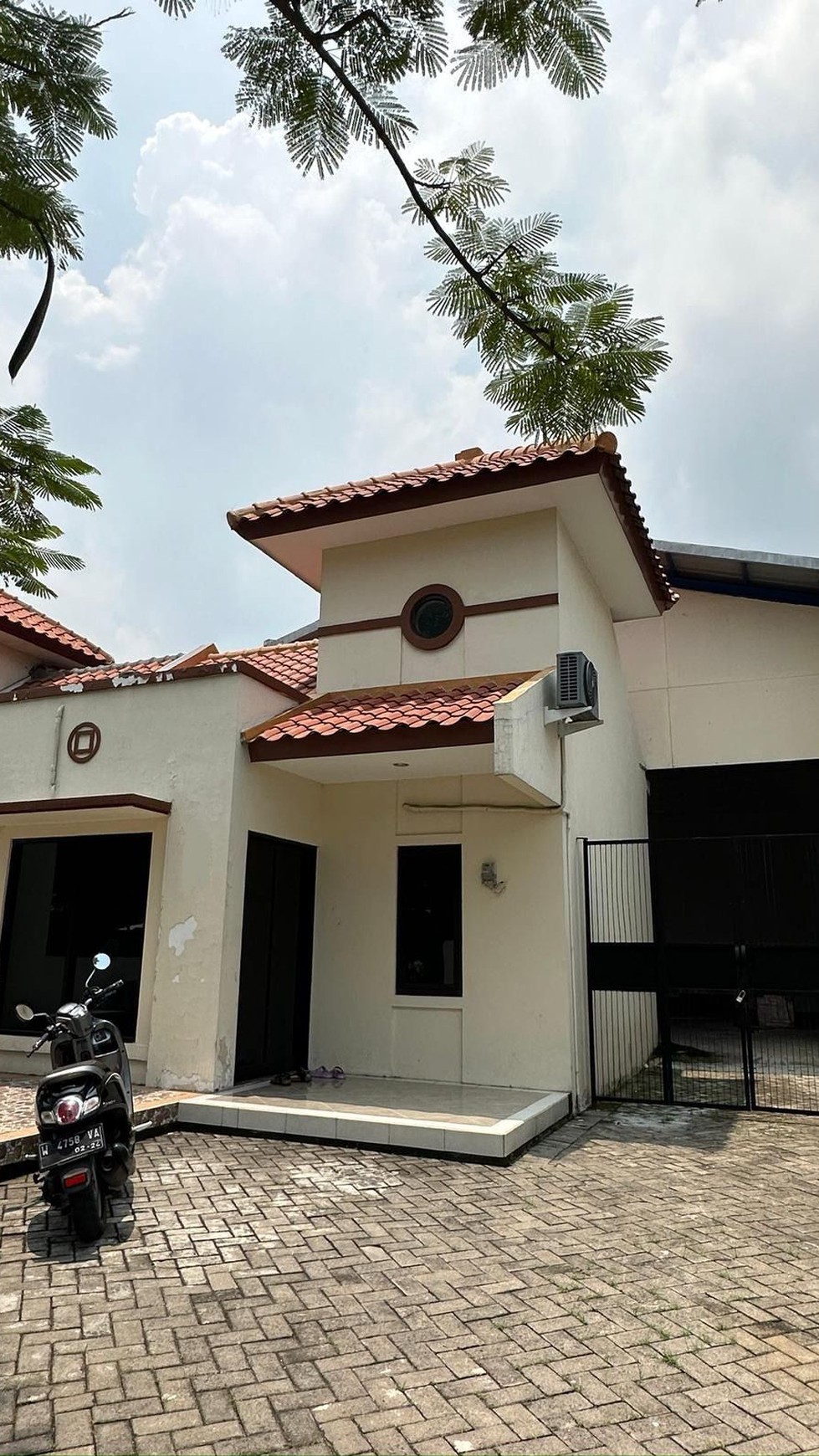 Dijual Rumah Puri Surya Jaya Gedangan  Waru Sidoarjo - lengkap Kantor plus Gudang LUAS