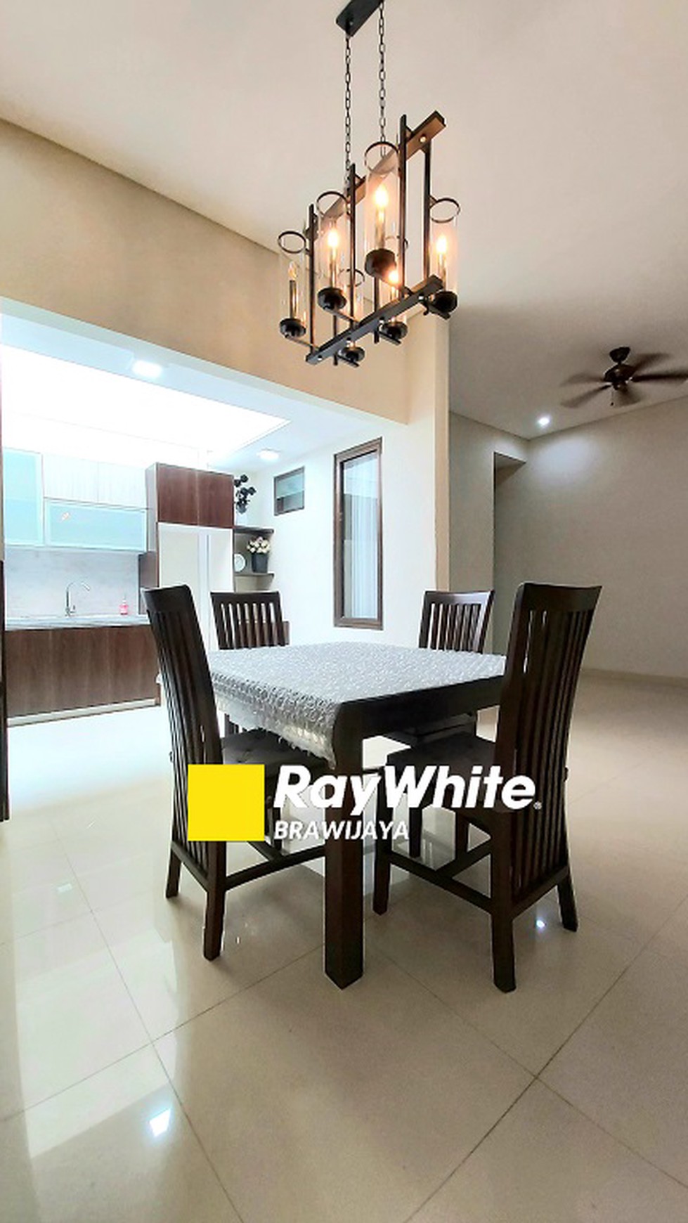 Townhouse di Cipete Utara, Kebayoran Baru, Dalam Cluster, 3 BR