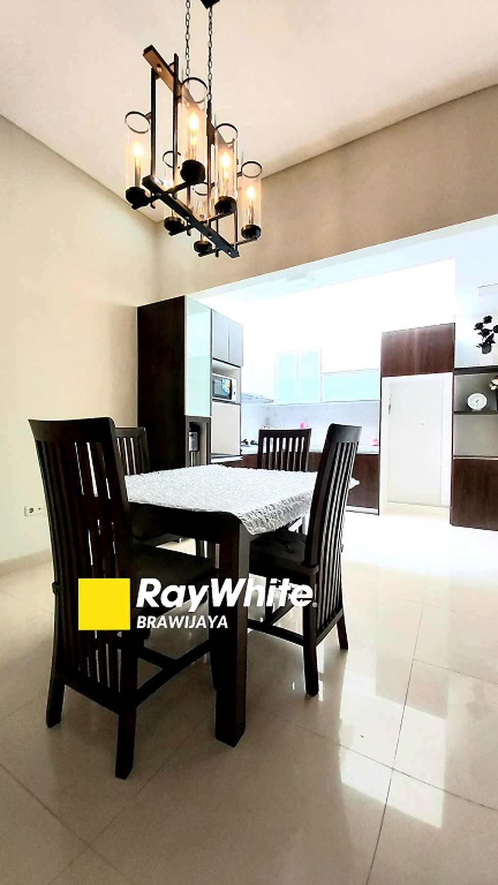 Townhouse di Cipete Utara, Kebayoran Baru, Dalam Cluster, 3 BR