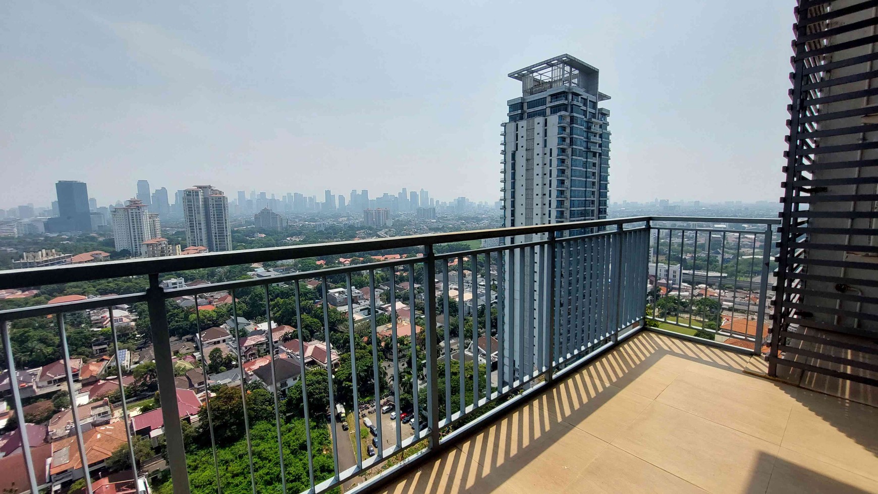 Unit Modern dan Minimalis di Essence Dharmawangsa Apartment, Soth tower, High Floor 