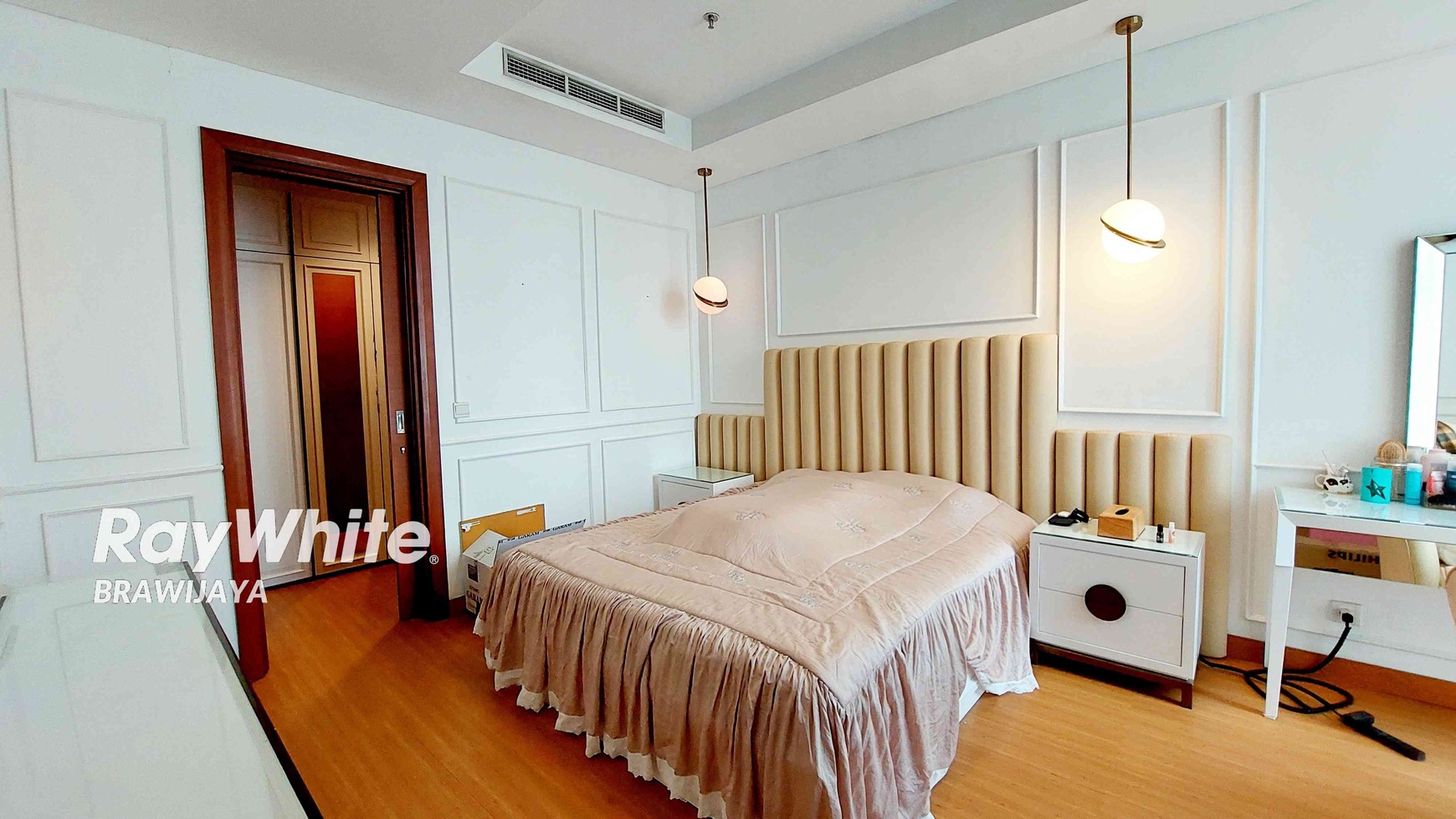 Unit Modern dan Minimalis di Essence Dharmawangsa Apartment, Soth tower, High Floor 