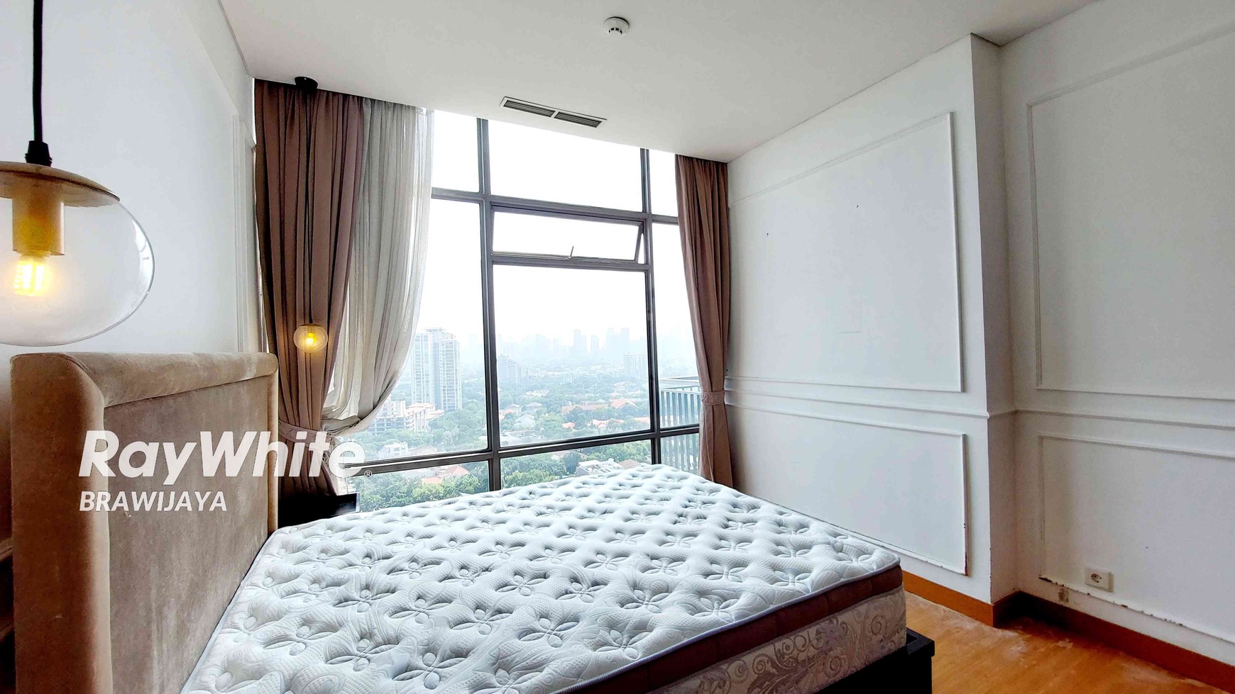 Unit Modern dan Minimalis di Essence Dharmawangsa Apartment, Soth tower, High Floor 