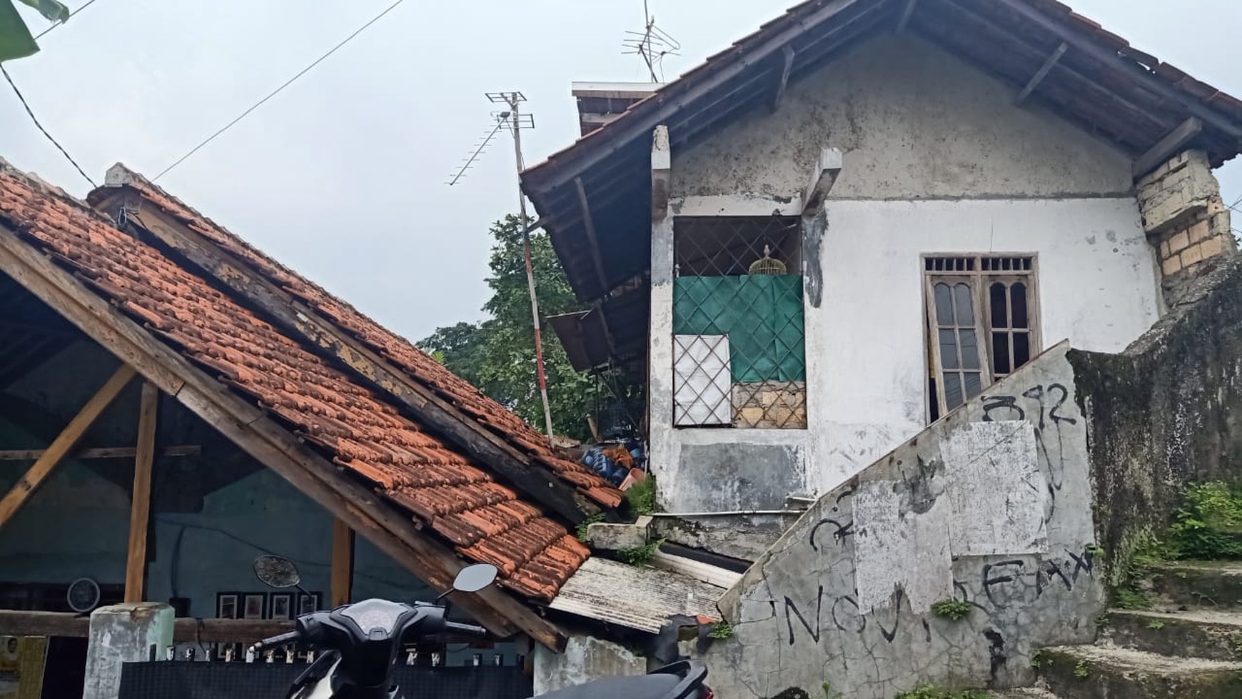 DI JUAL LAHAN - RUMAH UNTUK USAHA KOST2AN