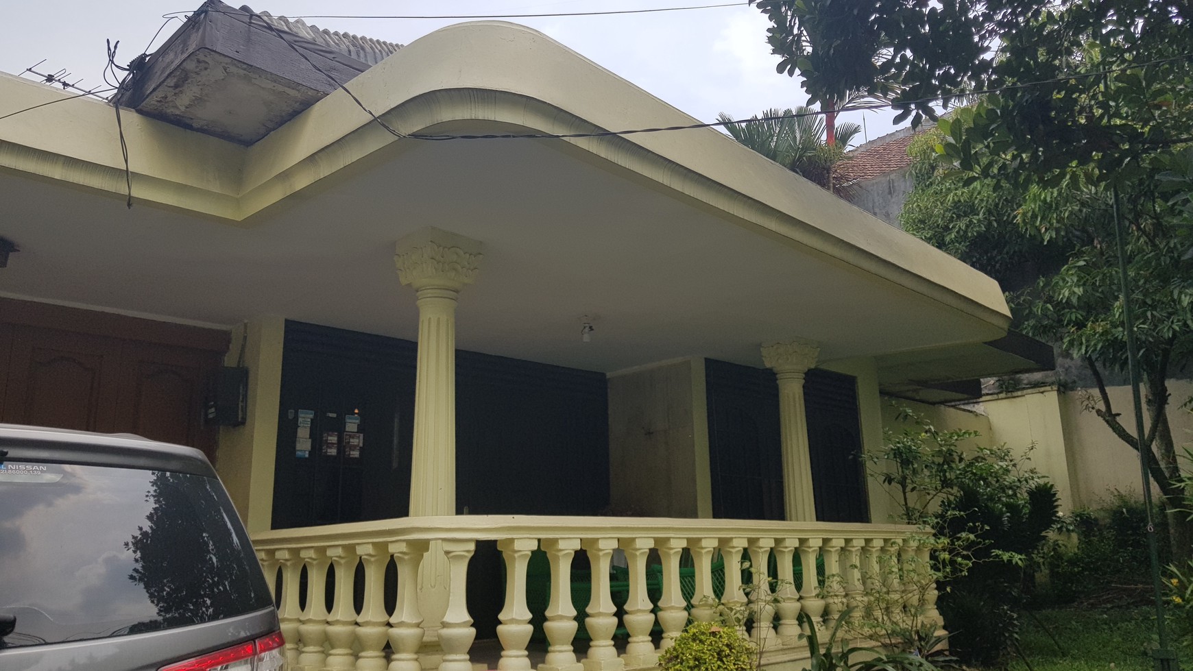 REPOSISI HARGA! Rumah Klasik Tengah Kota, Hanya Selangkah Dari Telkom Japati