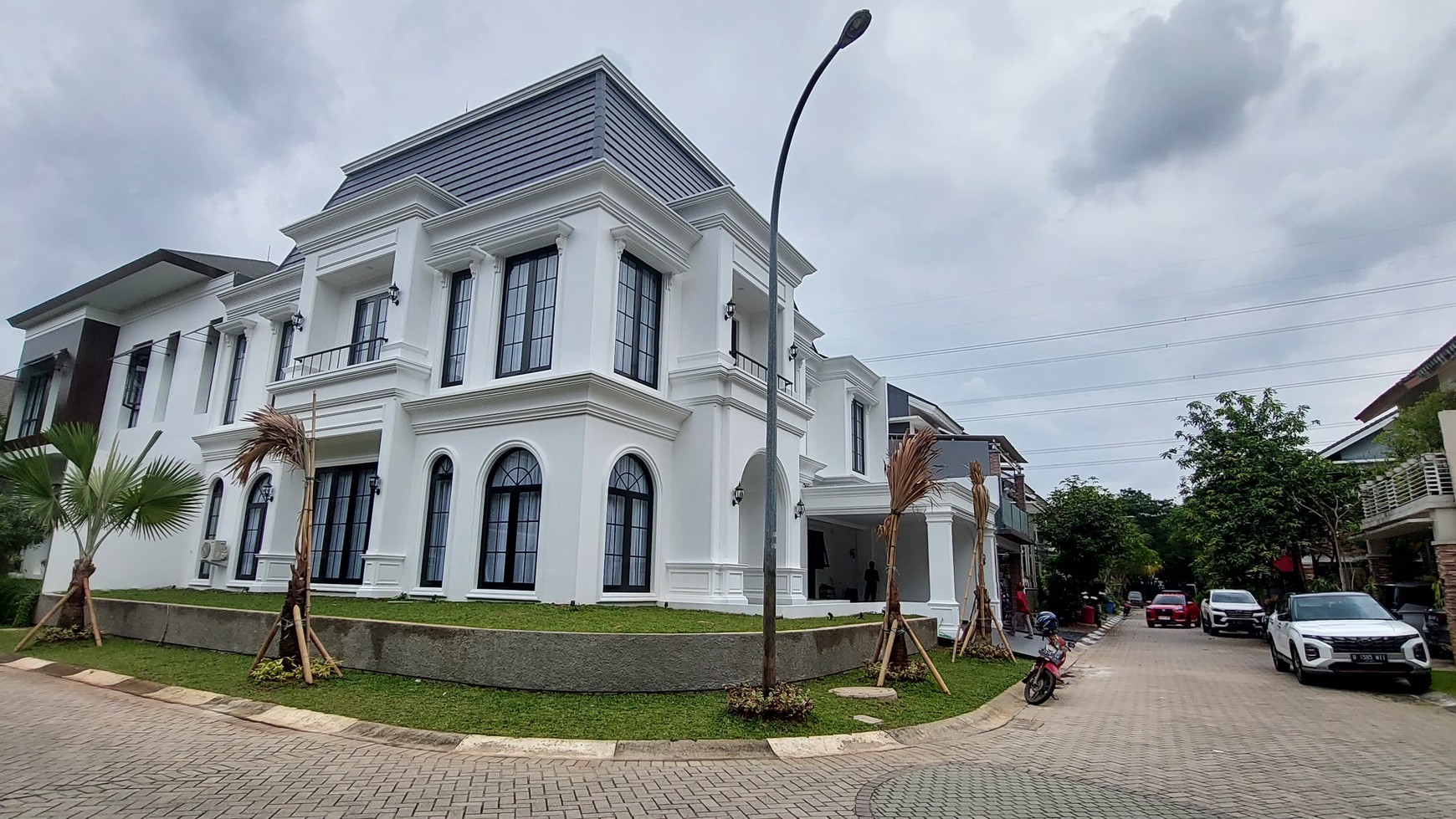 Rumah Baru dengan Design Mewah dengan Lingkungan Asri @Bintaro