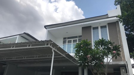 Rumah Furnish 2 Lantai Lokasi Dekat Jalan Palagan Ngaglik Sleman 