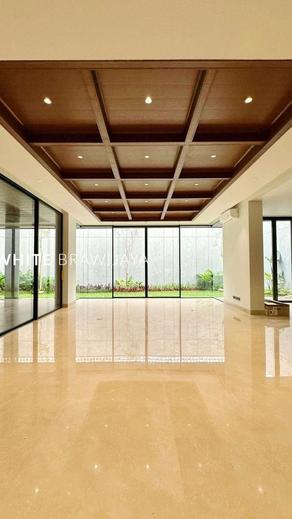 Brand New Luxurious House Strategic Location In Kemang Selatan