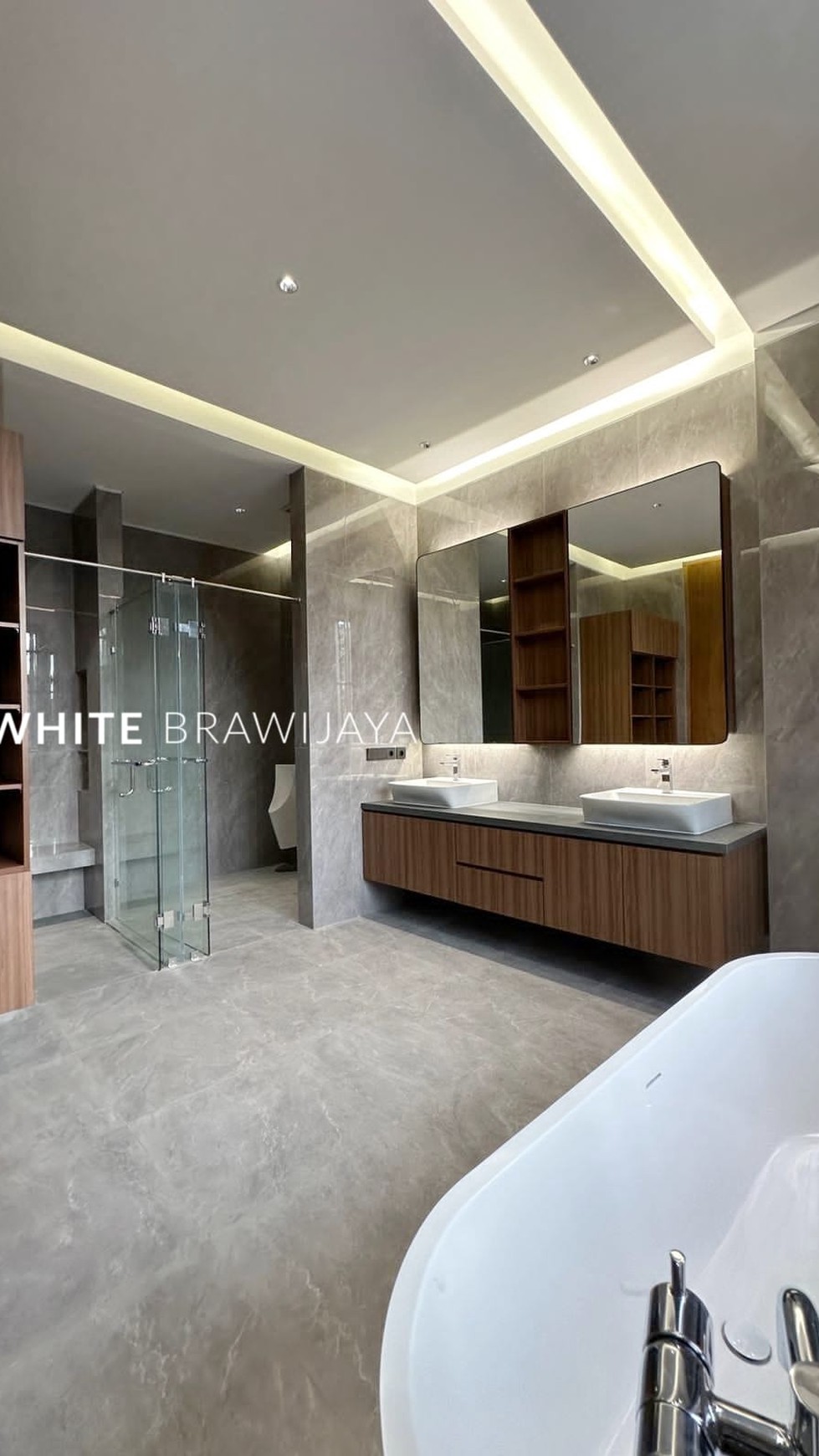 Brand New Luxurious House Strategic Location In Kemang Selatan