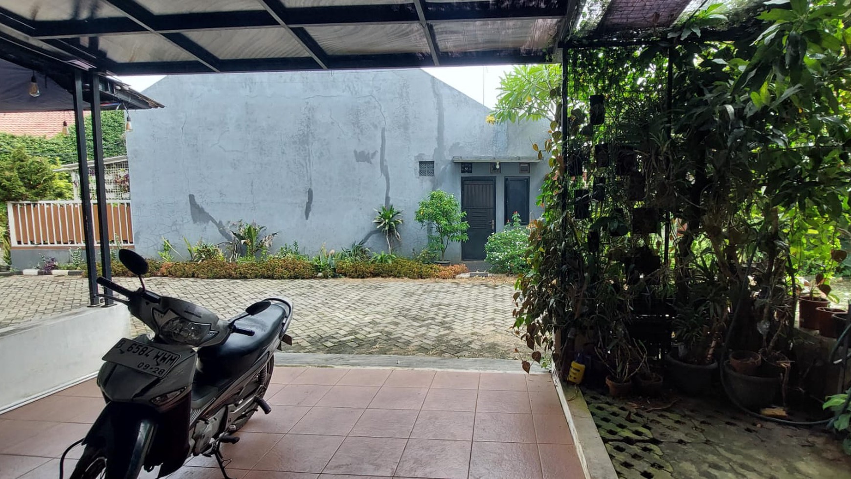 Rumah minimalis siap huni di ciputat