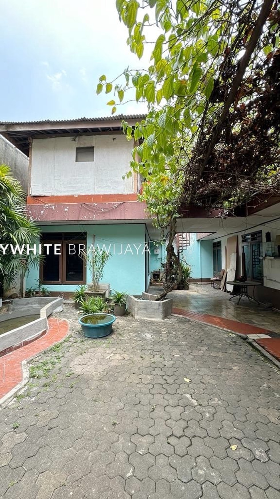 Rumah Lama Area Dharmawangsa Kebayoran Baru