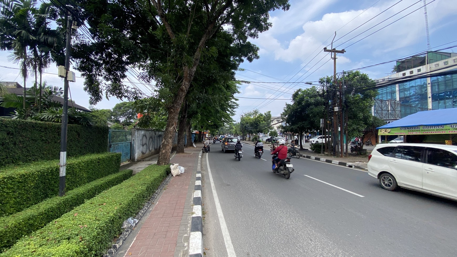 Rumah hitung tanah di lokasi sangat strategis di Veteran raya, Jakarta selatan