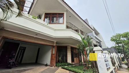 Rumah di Jl Denpasar, Kuningan, Jaksel, Lokasi strategis