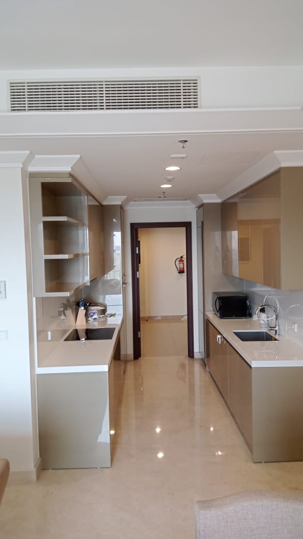 Pondok Indah Residences, connecting access to PIM 3 Malll , 3 Bedroom, 10 minutes to MRT Lebak Bulus