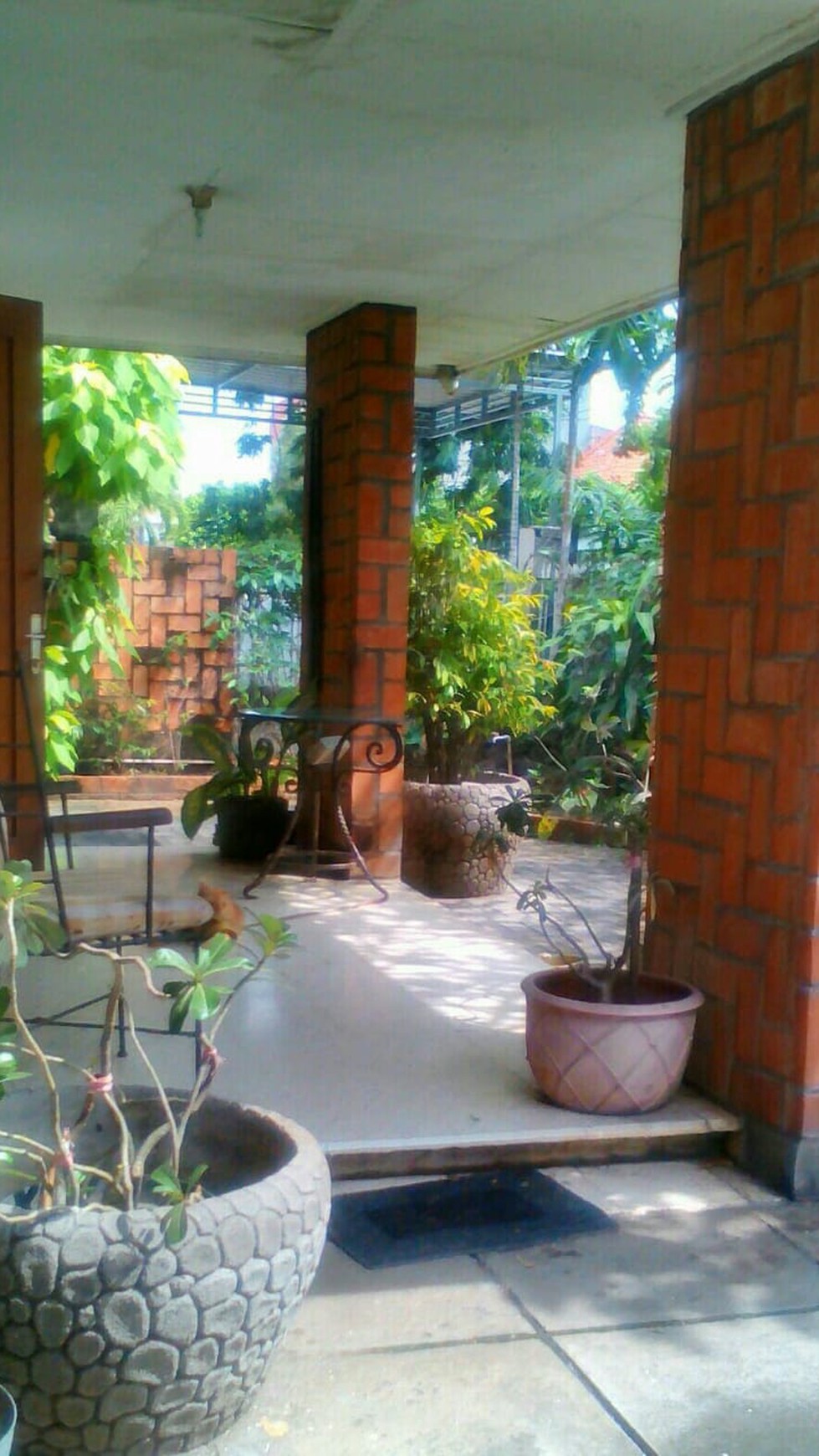 Dijual Rumah Komersial Jl. Cipunegara Surabaya Pusat.