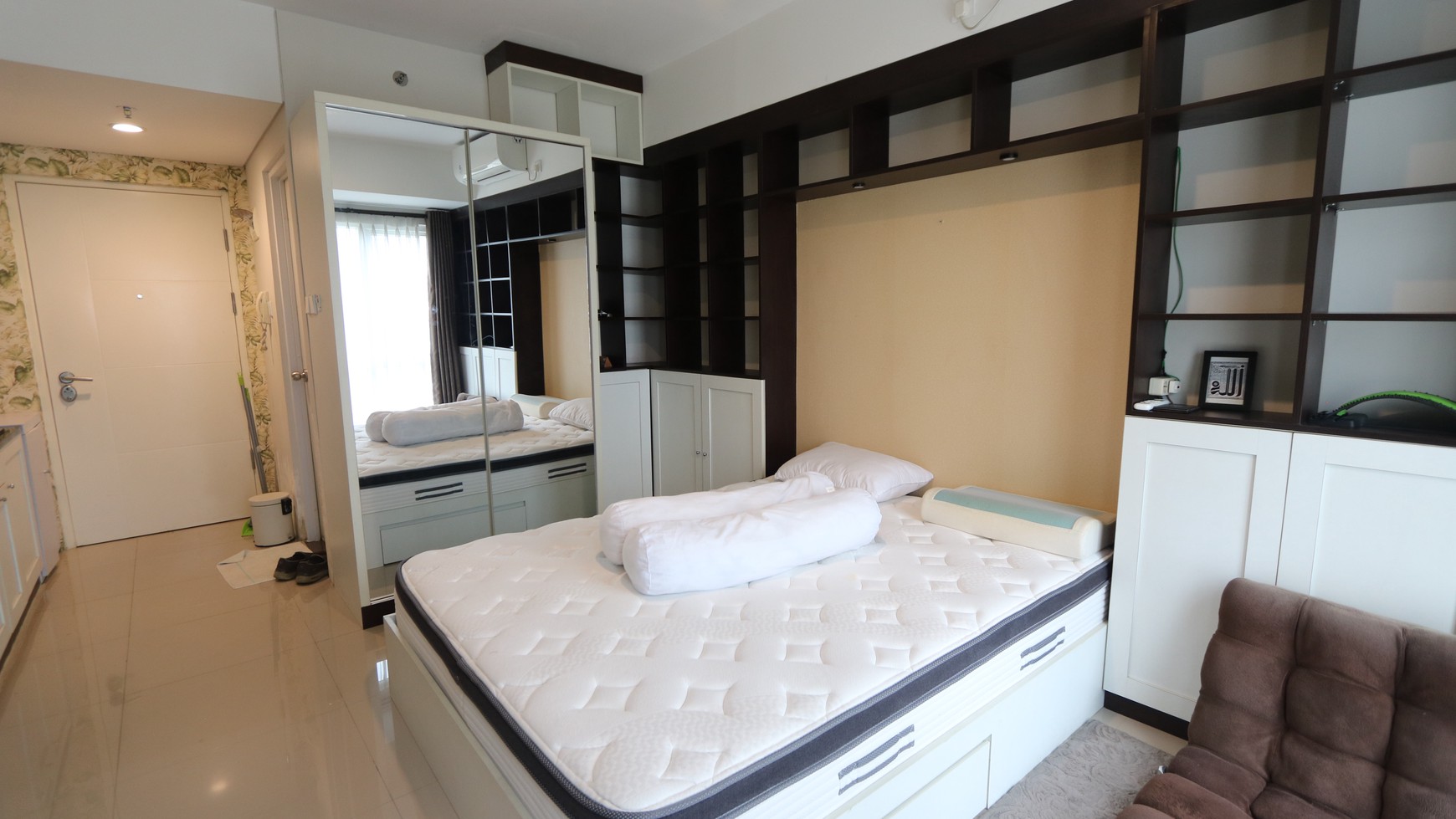 DIJUAL APARTEMENT BREEZE BINTARO, DEPAN BINTARO PLAZA, 5 MENIT STASIUN  PONDOK RANJI / Cozy and Strategic Apartment FOR SALE # DG