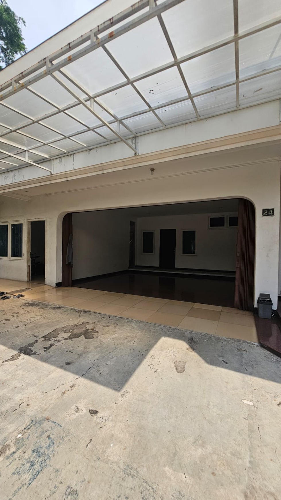 Dijual Kavling terdapat Bangunan 5 Rumah dan 1 Bangunan Gym @Kebon Jeruk