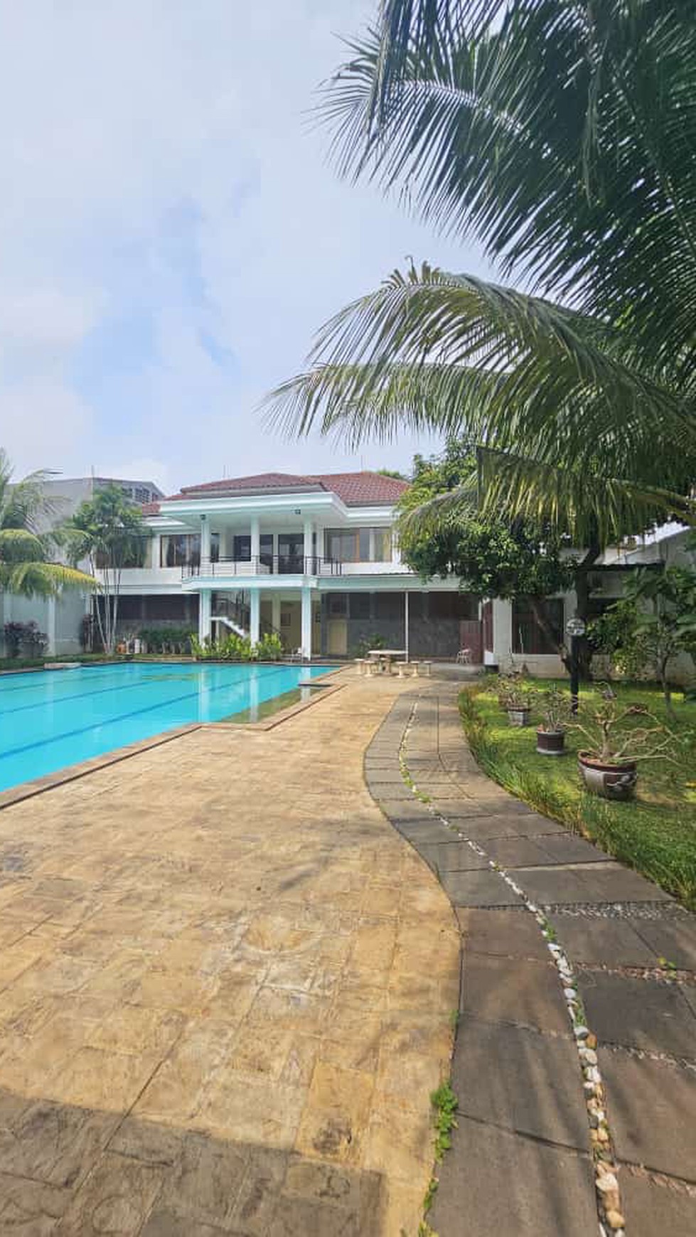 Dijual Kavling terdapat Bangunan 5 Rumah dan 1 Bangunan Gym @Kebon Jeruk