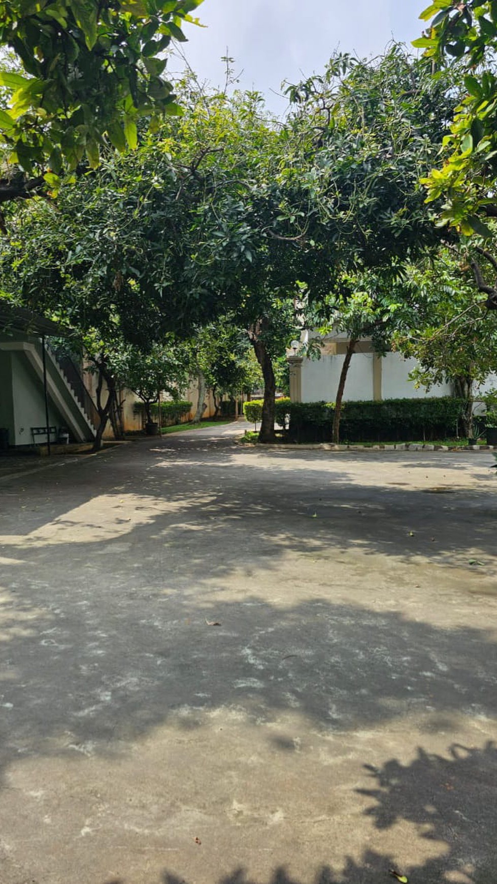 Dijual Kavling terdapat Bangunan 5 Rumah dan 1 Bangunan Gym @Kebon Jeruk