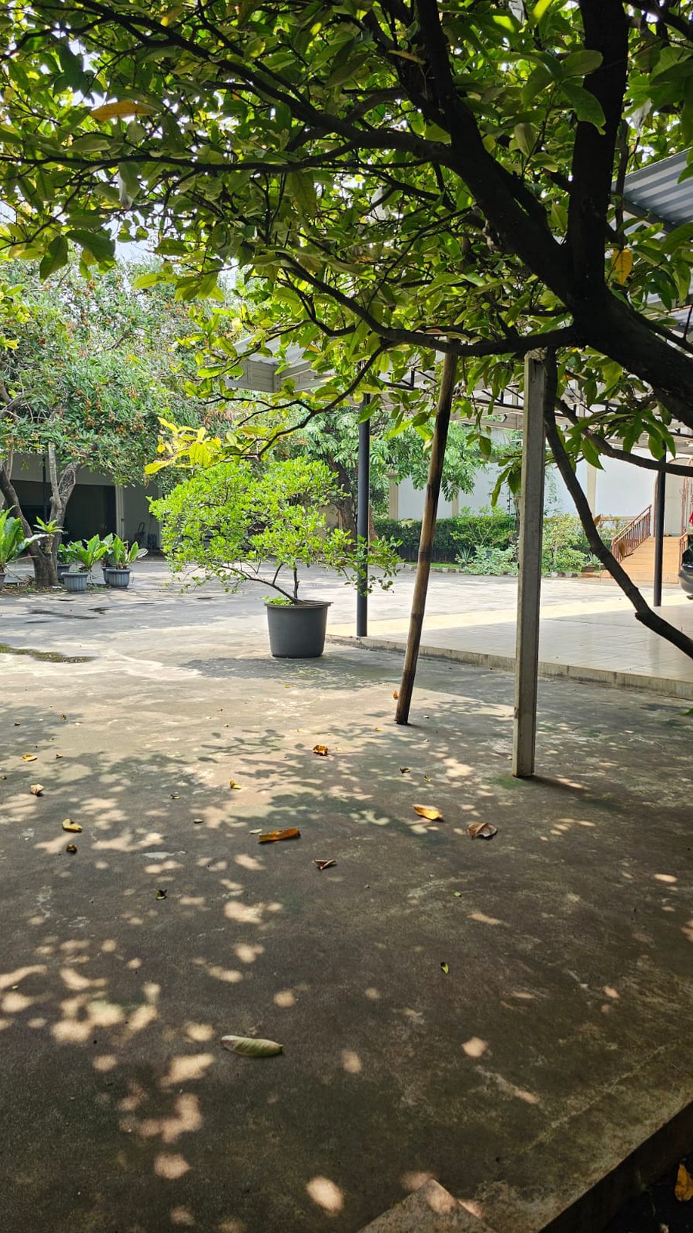 Dijual Kavling terdapat Bangunan 5 Rumah dan 1 Bangunan Gym @Kebon Jeruk