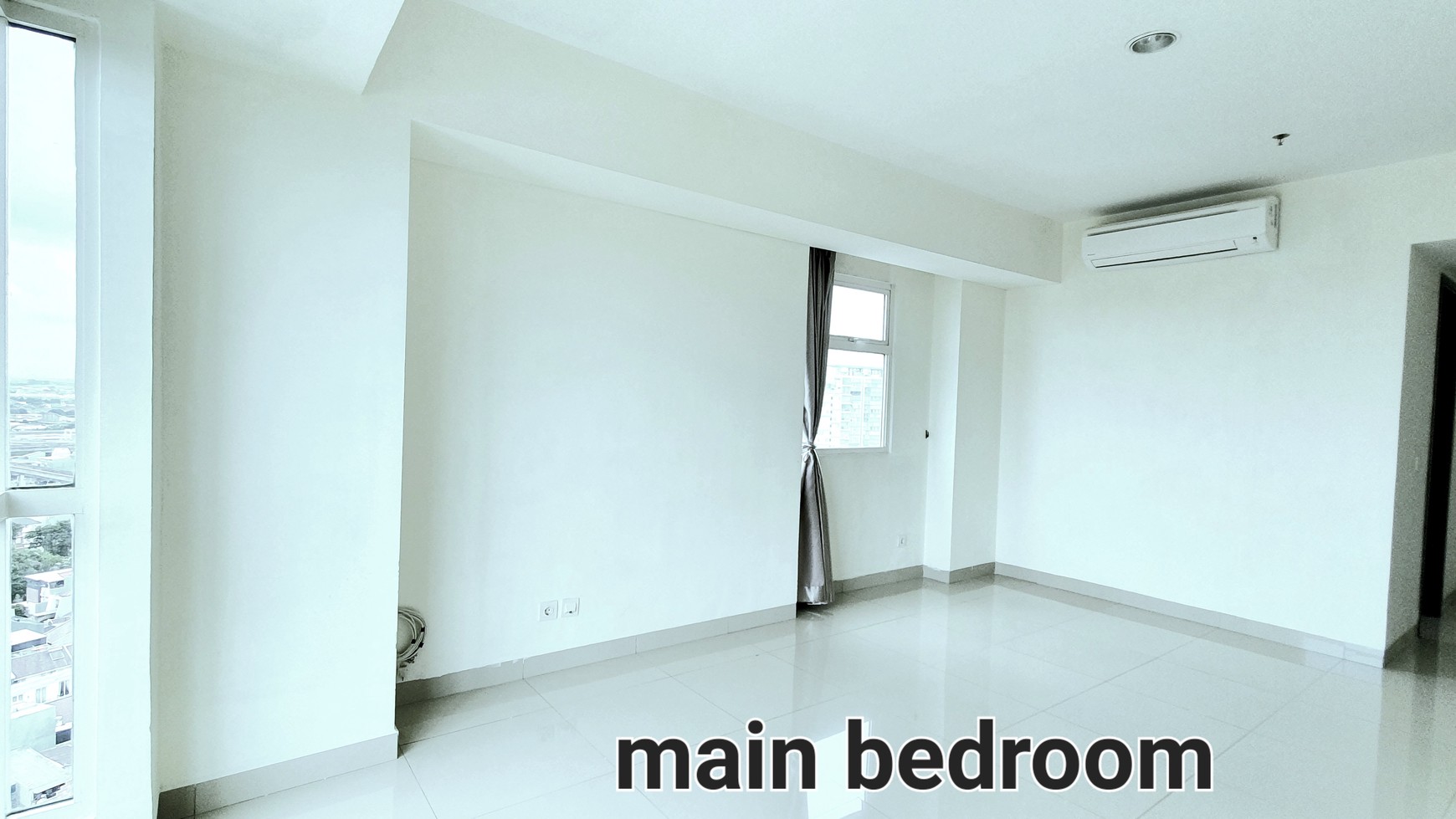 Apartemen Sherwood tower Richmond lantai tinggi, Kelapa Gading. Nyaman, lega dan lapang di 145 m², dengan akses servis terpisah. Rapih, bersih, semi furnished, siap huni. 