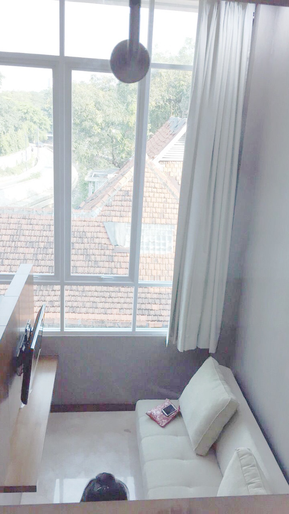 Apartemen Penthouse 1 Br dengan Living Room luas Full furnished di Baile Tower, Menteng