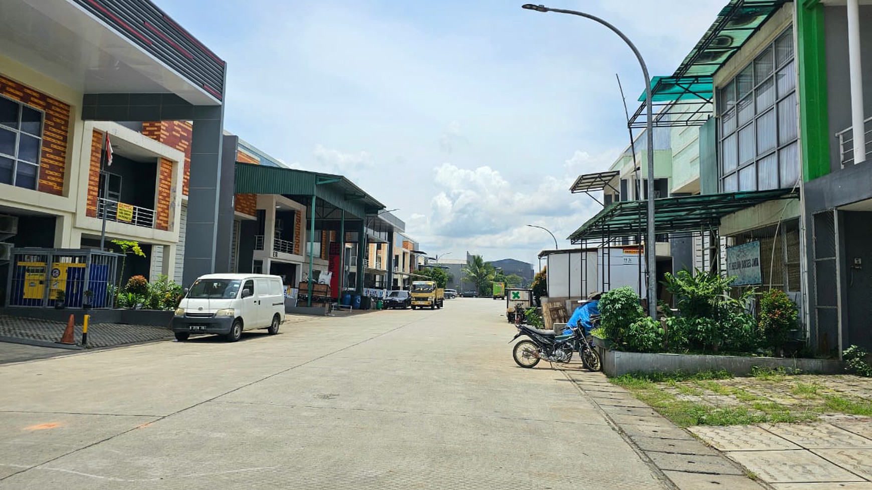 Gudang Terpadu 3 in 1 luas180 m2 + Office 2 lantai, Karawaci Tanggerang