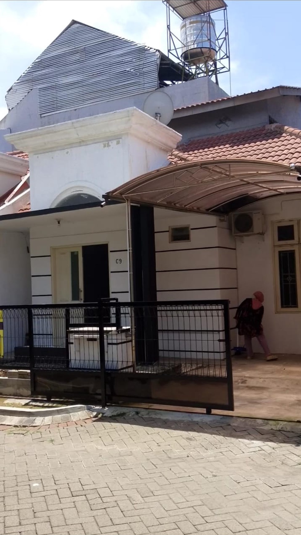 RUMAH DI PALM SPRING REGENCY JAMBANGAN SURABAYA