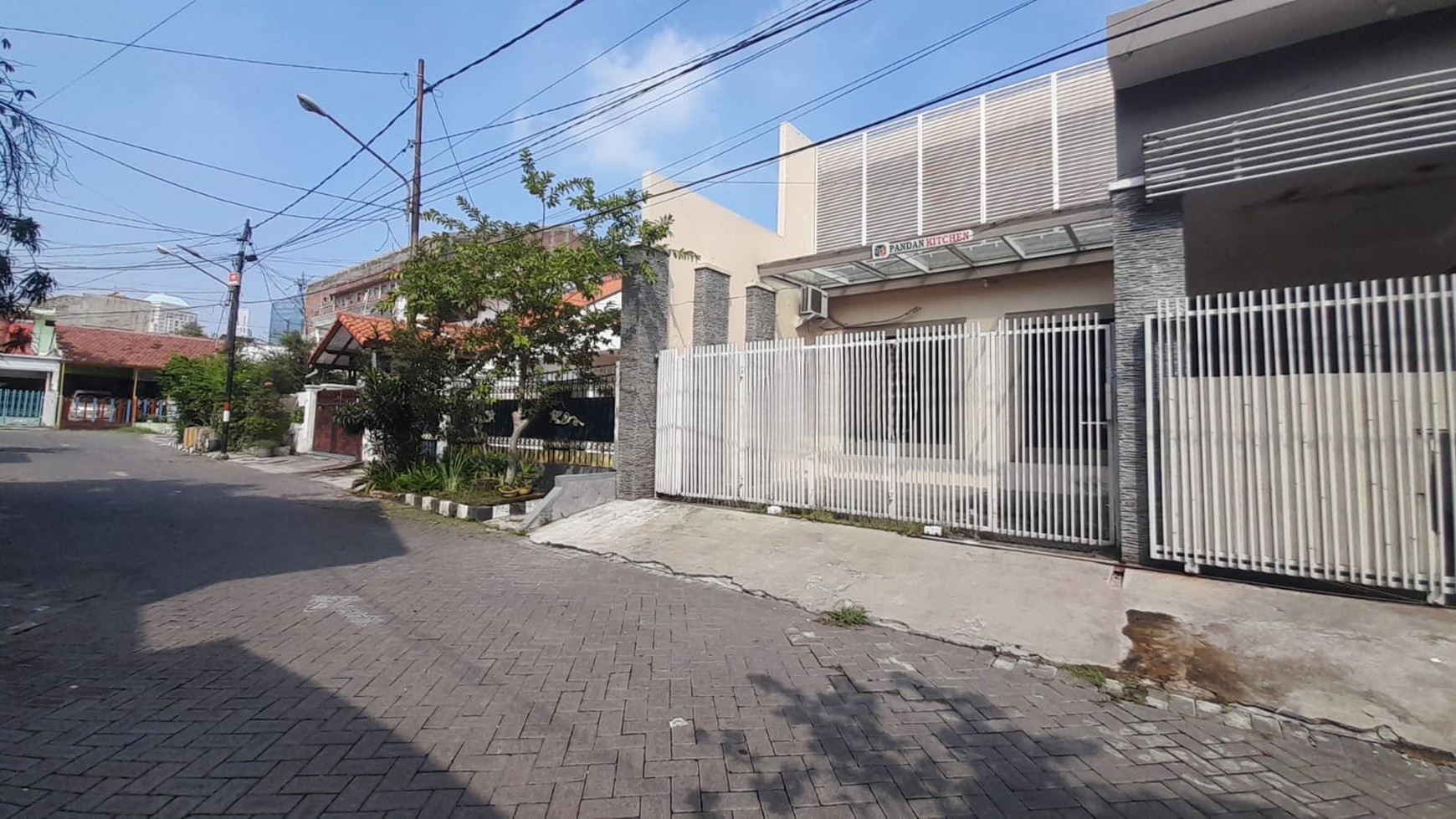 Rumah Luas Cocok Untuk Usaha Central Kitchen Darmo Permai Selatan 