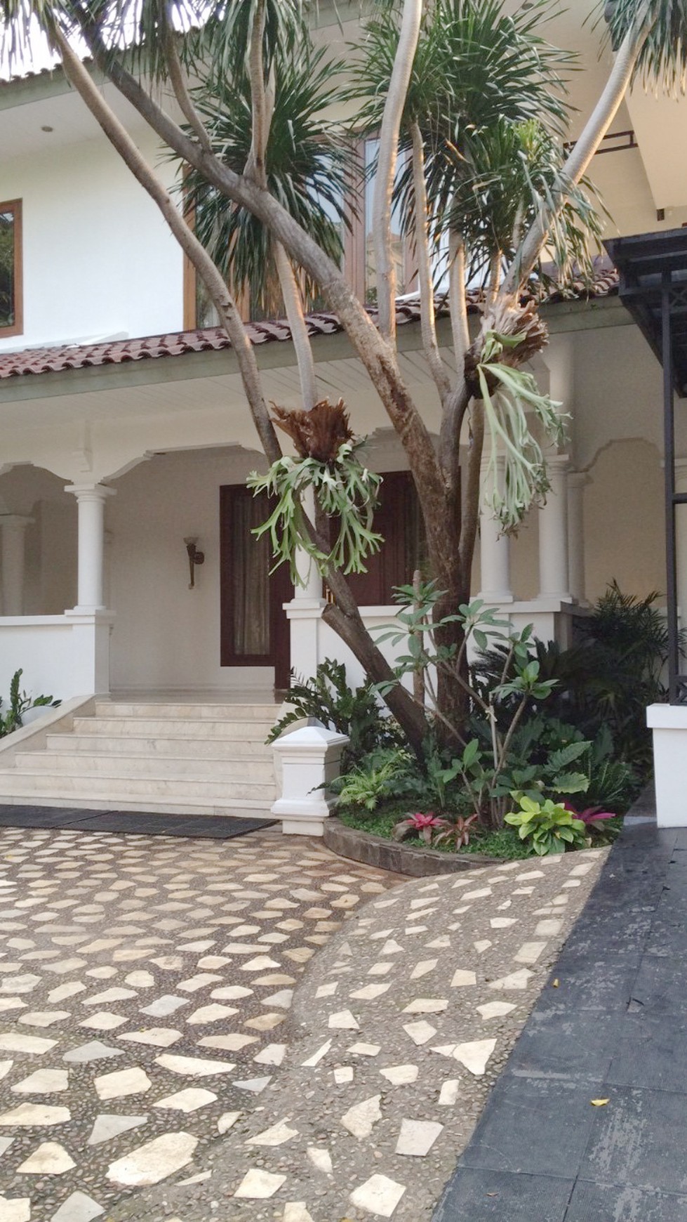 Rumah Bagus Di Jl Surabaya Menteng, Jakarta Pusat