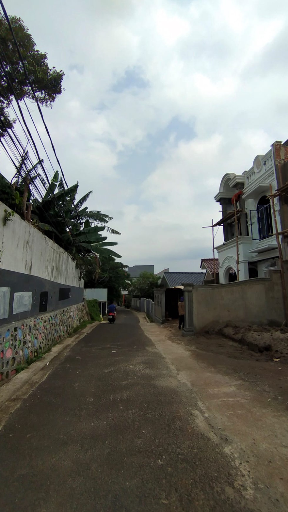 Rumah lingkungan Tenang On Progress Area Ciganjur