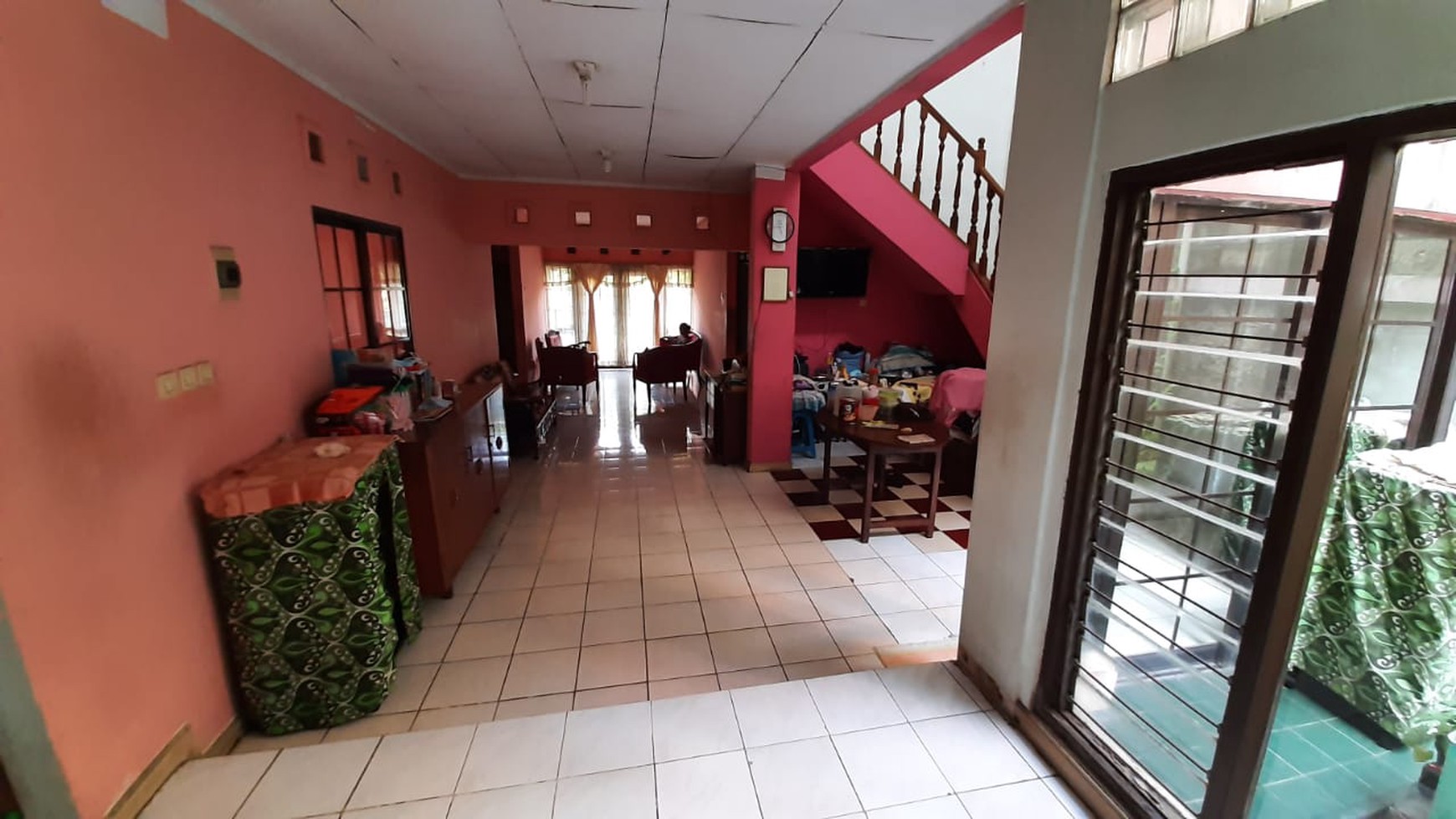 Rumah 2 lantai siap huni, lokasi strategis di Bintaro..