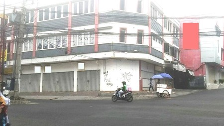 Disewa Ruko 3 Lantai di Tanjung Karang Pusat